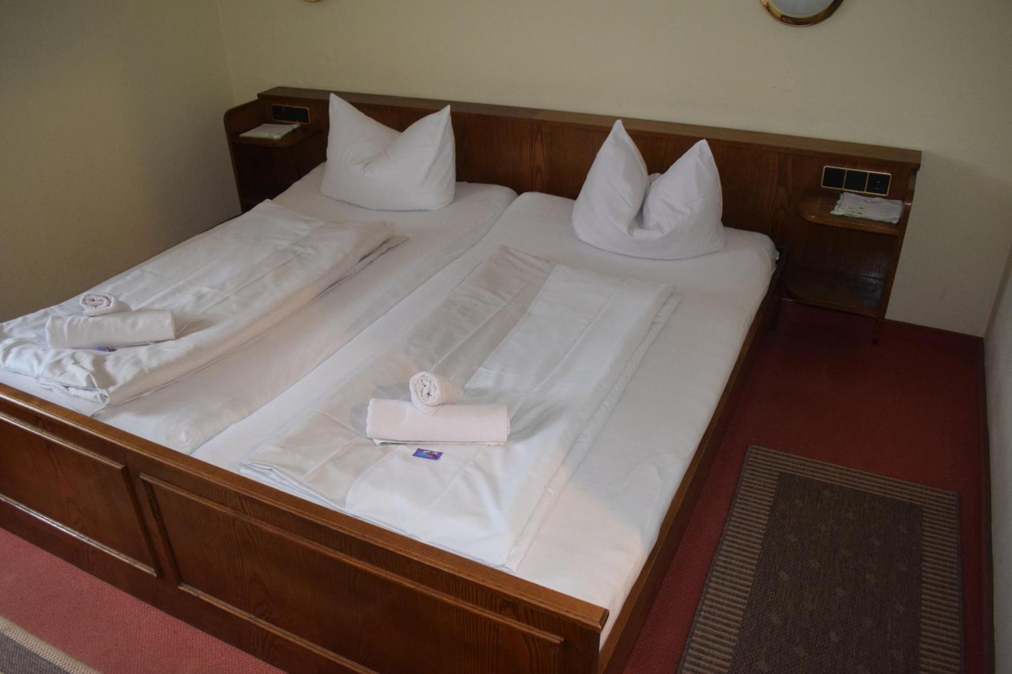 Alte Dorfschaenke Hotel Kinderbeuern ห้อง รูปภาพ
