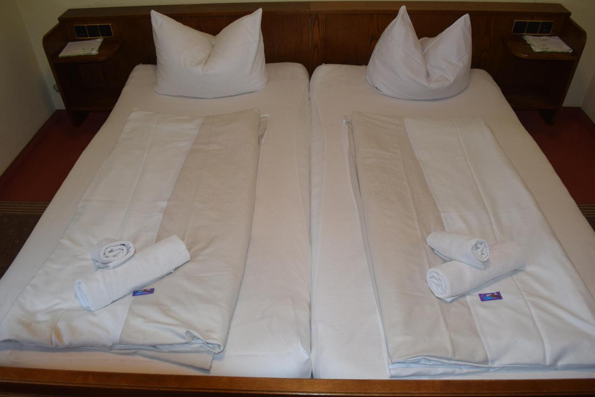 Alte Dorfschaenke Hotel Kinderbeuern ห้อง รูปภาพ